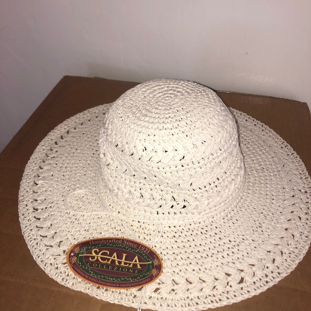 White scala sun hat. One Size